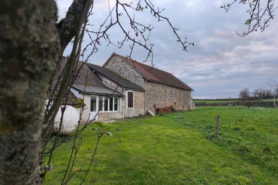 Maison à vendre à Savigny-Poil-Fol — Vue montagne — photo 12