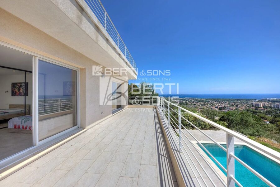 Maison à vendre à Mandelieu-la-Napoule — Vue mer — photo 2