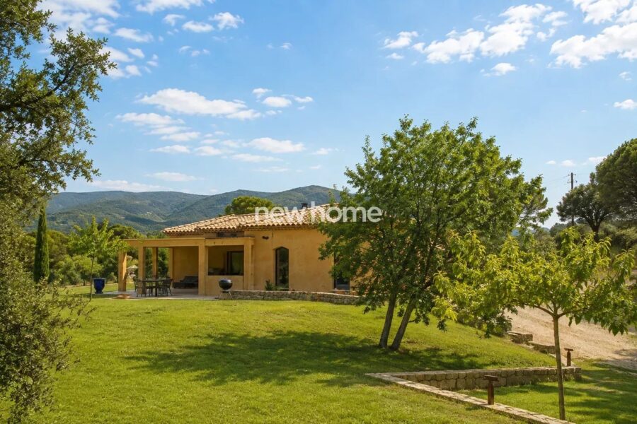 Maison à vendre à La Garde-Freinet — Vue montagne — photo 2