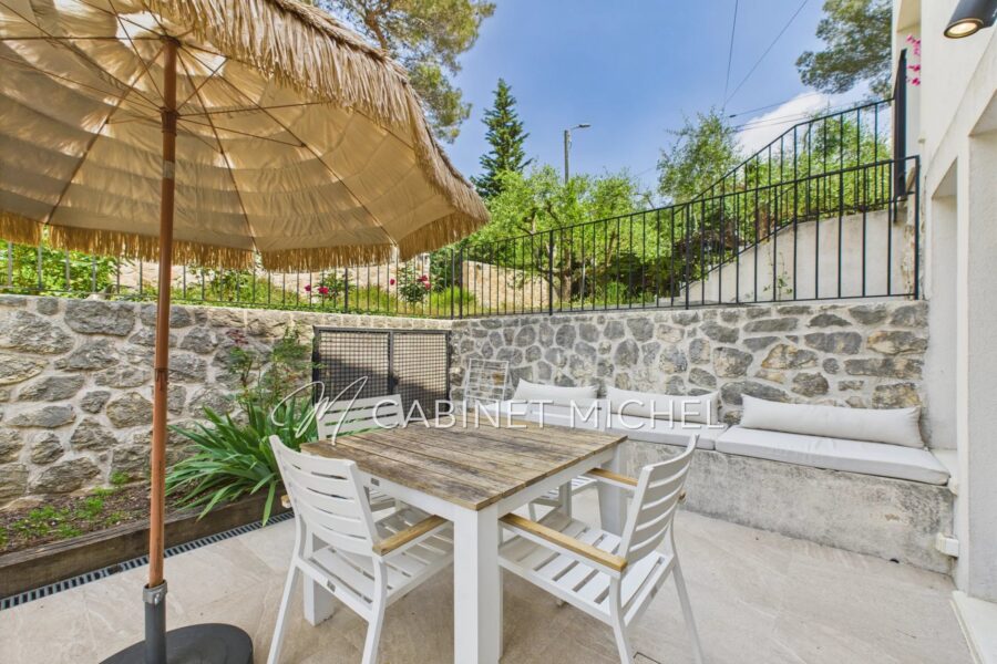 Maison à vendre à Roquefort-les-Pins — Vue parc & jardin — photo 20