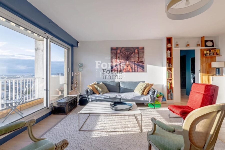 Appartement à vendre à Paris 18e arrondissement — Vue sur la ville — photo 3