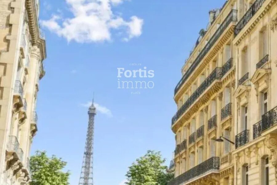 Appartement à vendre à Paris 16e arrondissement — Vue monument — photo 1