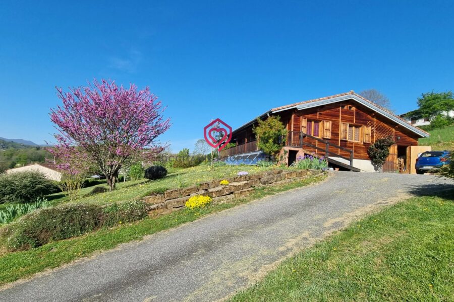 Maison à vendre à Montjoie-en-Couserans — Vue montagne — photo 3