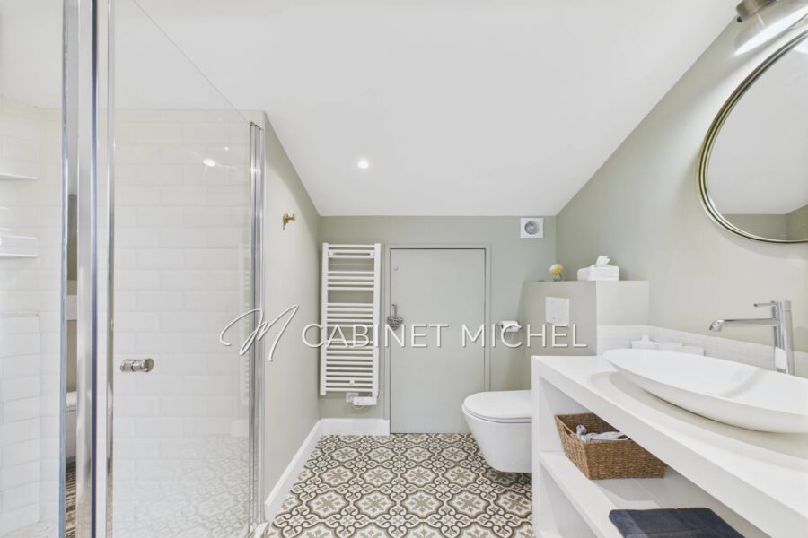 Maison à vendre à Roquefort-les-Pins — Vue parc & jardin — photo 17