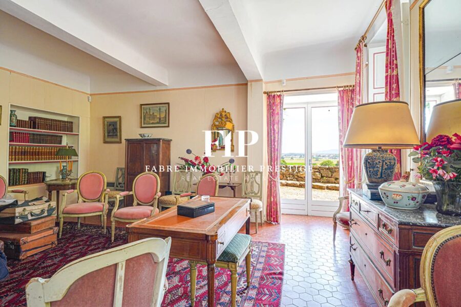 Maison à vendre à Saint-maximin-la-sainte-baume — Vue nature — photo 10