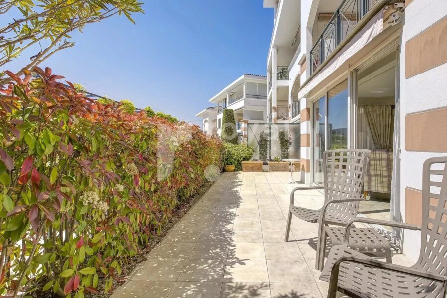 Appartement à vendre à Mougins — Vue parc & jardin — photo 4