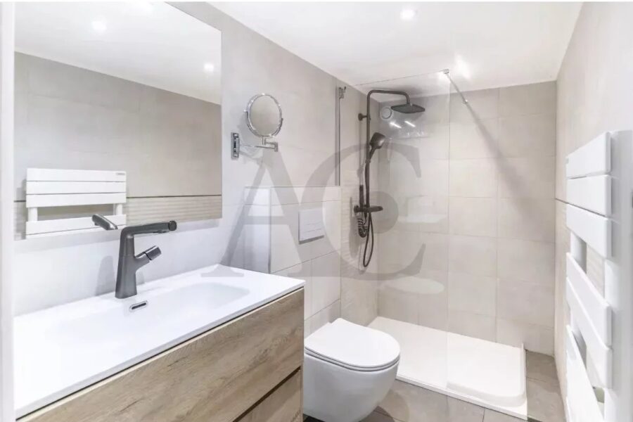 Maison à vendre à Villeneuve-Loubet — Vue mer — photo 13
