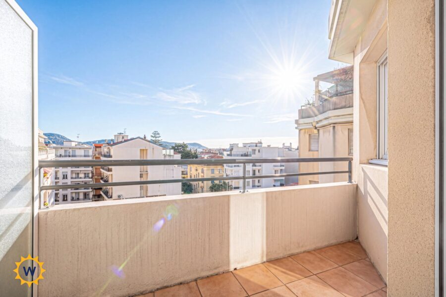 Appartement à louer à Nice — Vue sur la ville — photo 1