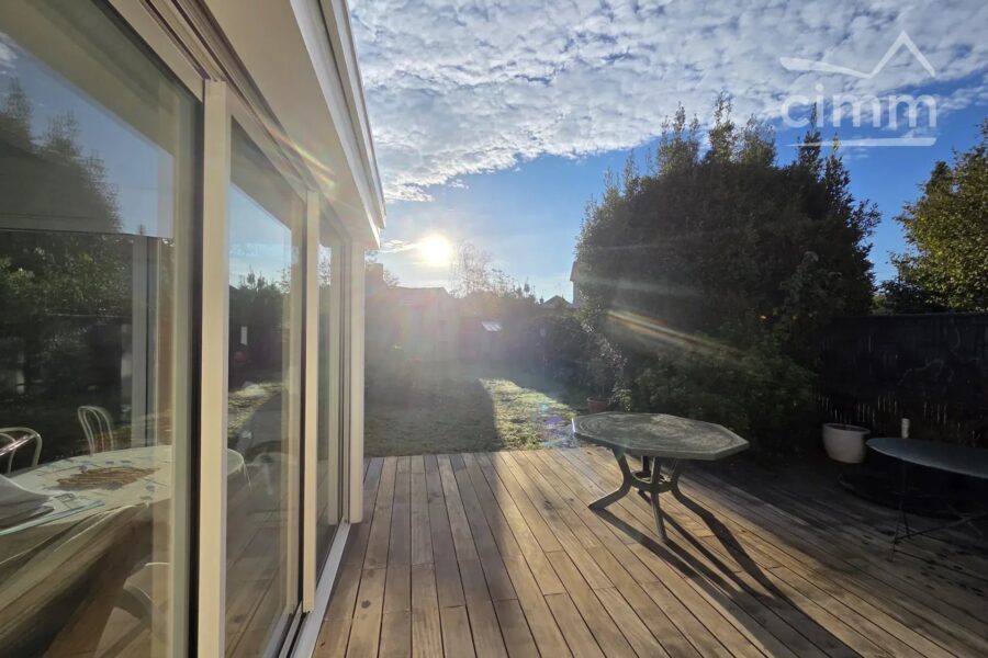 Maison à vendre à Rezé — Vue sur la ville — photo 1