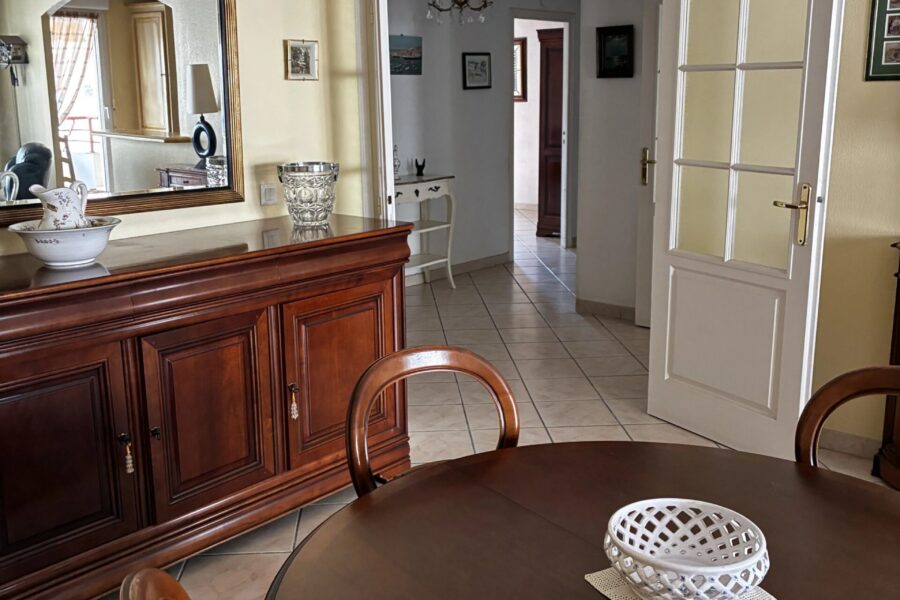 Appartement à vendre à Saint-Raphaël — Vue sur la ville — photo 6