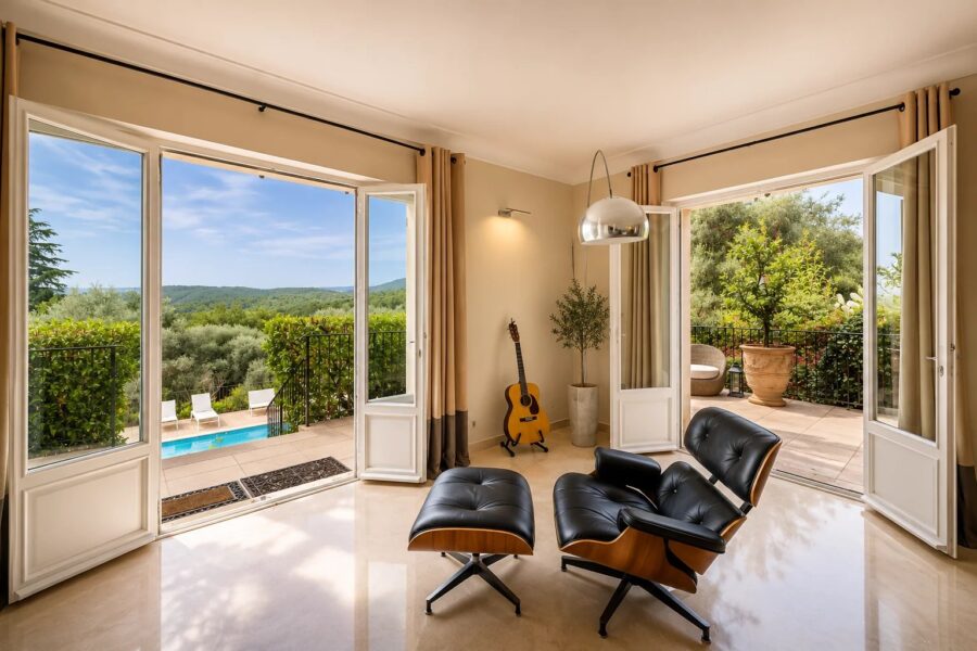 Maison à vendre à La Colle-sur-Loup — Vue mer — photo 11