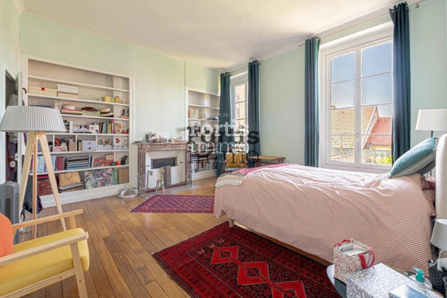 Maison à vendre à Villeneuve-sur-Yonne — Vue parc & jardin — photo 15