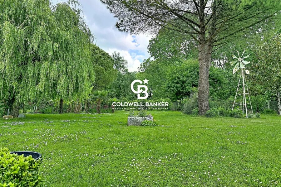 Maison à vendre à Port-des-Barques — Vue parc & jardin — photo 23