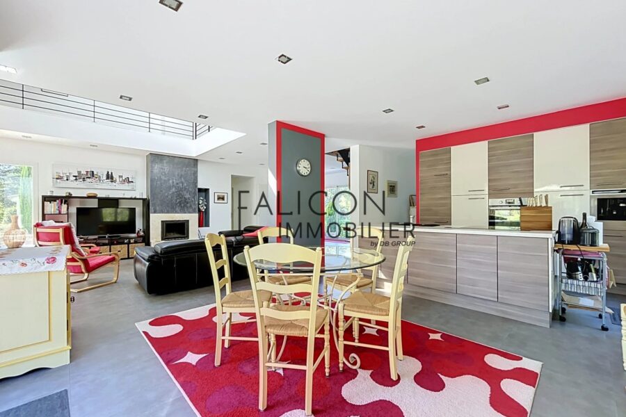 Maison à vendre à La Celle — Vue montagne — photo 5