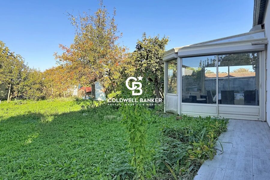 Maison à vendre à Salignac-sur-Charente — Vue parc & jardin — photo 10