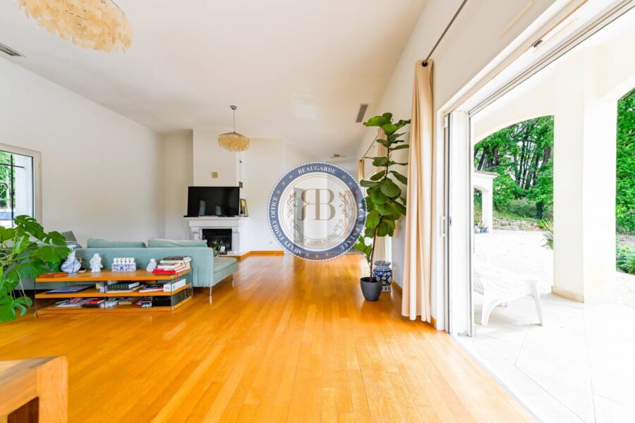 Maison à vendre à Châteauneuf-Grasse — Vue montagne — photo 7