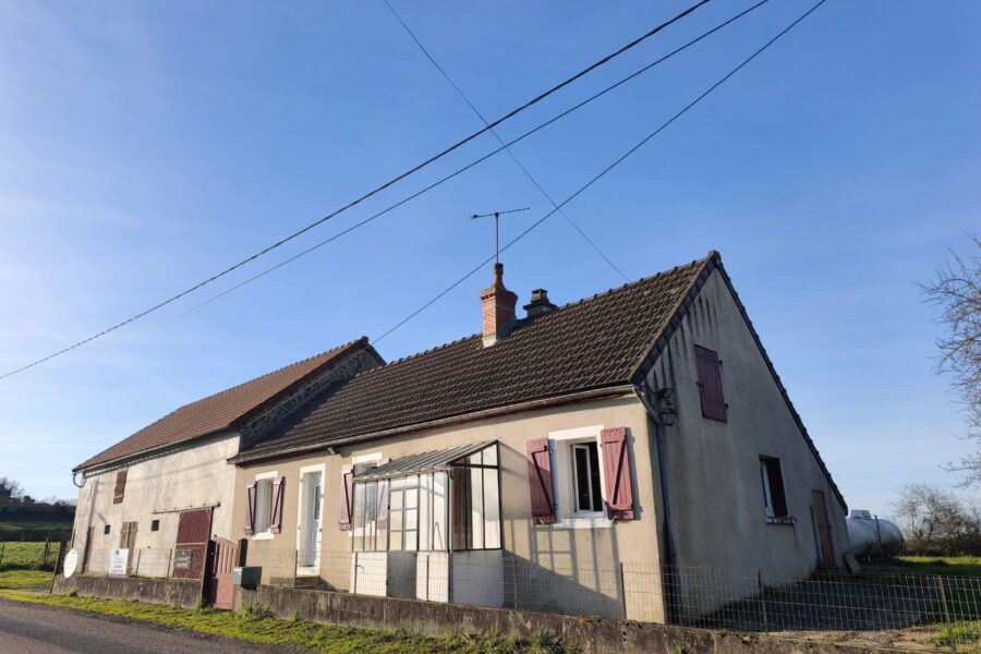 Maison à vendre à Savigny-Poil-Fol — Vue montagne — photo 2