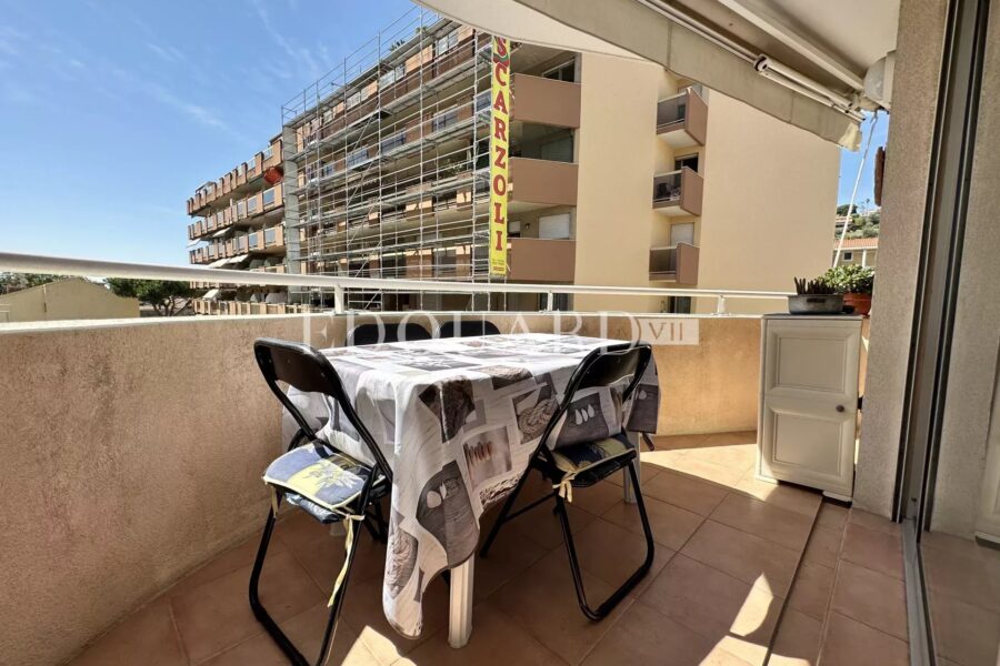 Appartement à vendre à Menton — Vue sur la ville — photo 1