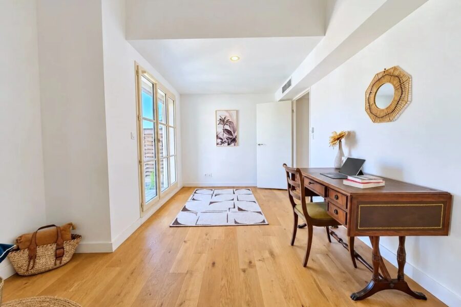 Appartement à vendre à Hyères — Vue sur la ville — photo 15