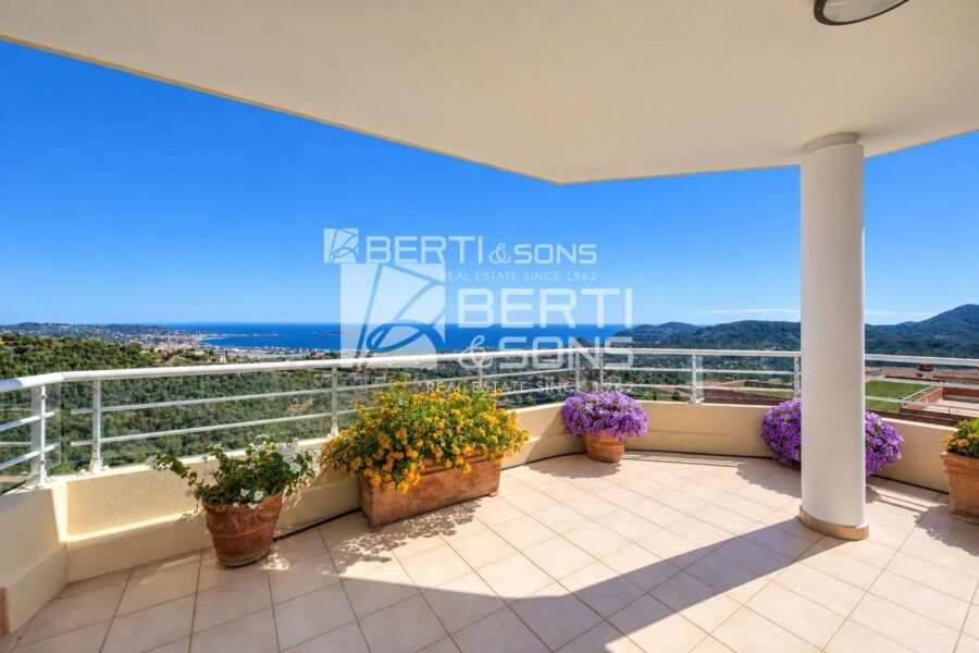 Appartement à vendre à Mandelieu-la-Napoule — Vue mer — photo 1