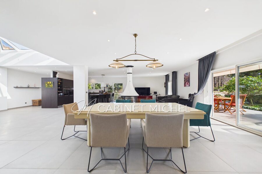 Maison à vendre à Le Rouret — Vue montagne — photo 12