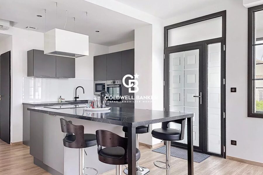 Maison à vendre à Saint-Georges-de-Didonne — Vue mer — photo 13