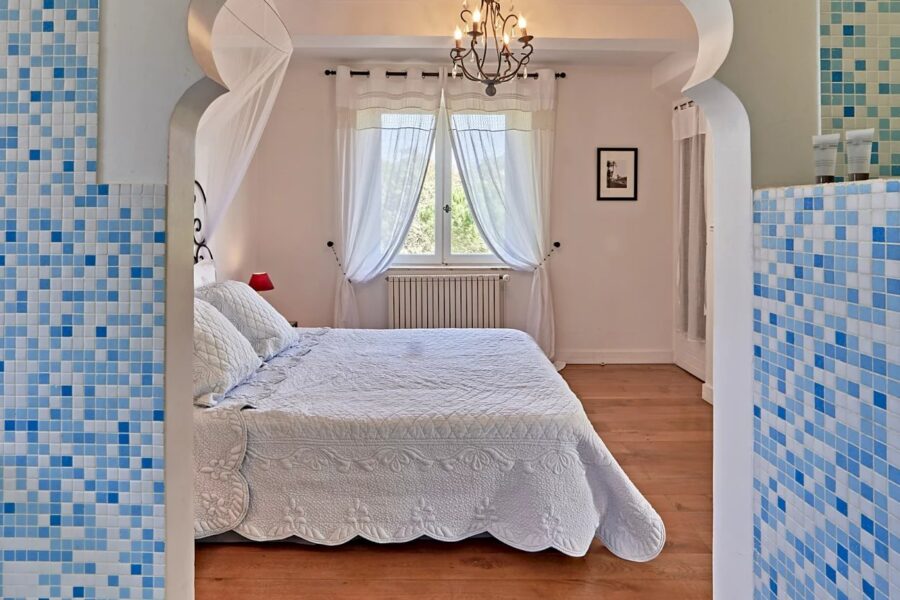 Maison à vendre à La Londe-les-Maures — Vue parc & jardin — photo 12