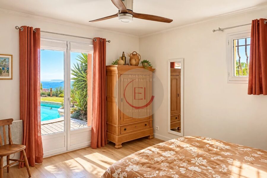 Maison à vendre à Les Adrets-de-l&rsquo;Estérel — Vue mer — photo 8