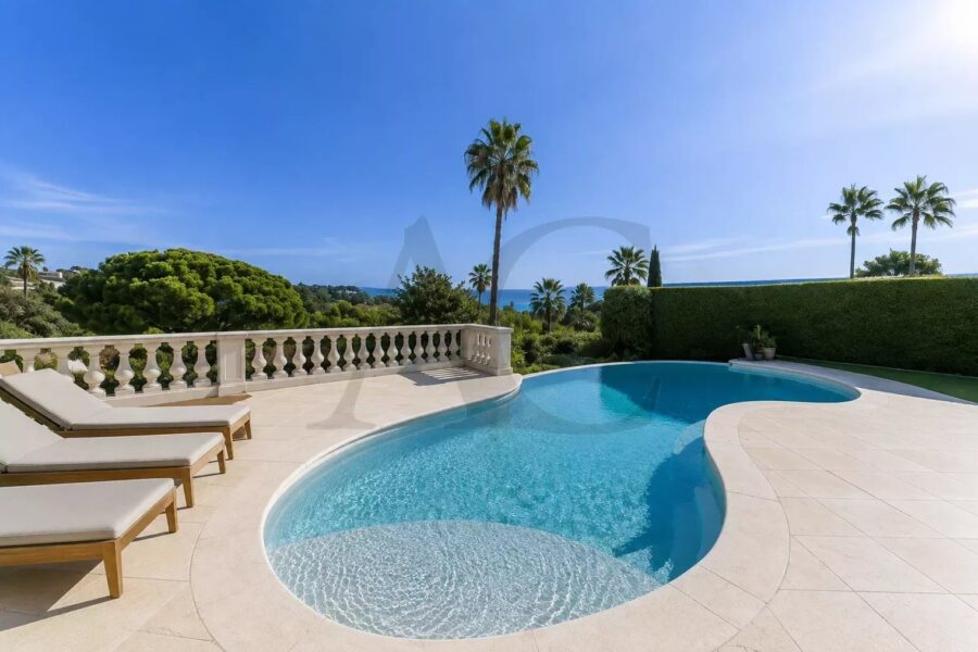 Maison à vendre à Villeneuve-Loubet — Vue mer — photo 1