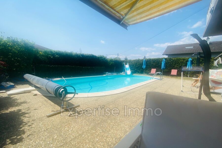 Maison à vendre à Sainte-Croix-en-Plaine — Vue parc & jardin — photo 2