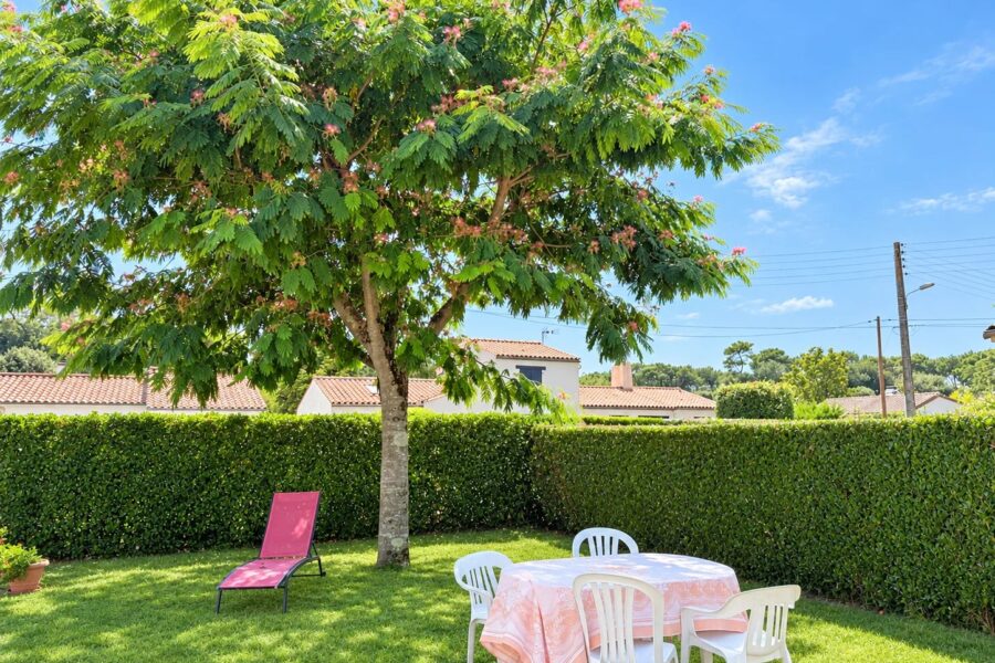 Maison à vendre à Jard-sur-Mer — Vue parc & jardin — photo 7