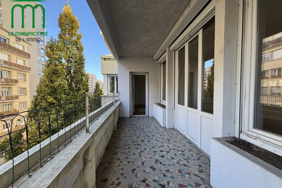 Appartement à vendre à Saint-Étienne — Vue sur la ville — photo 1