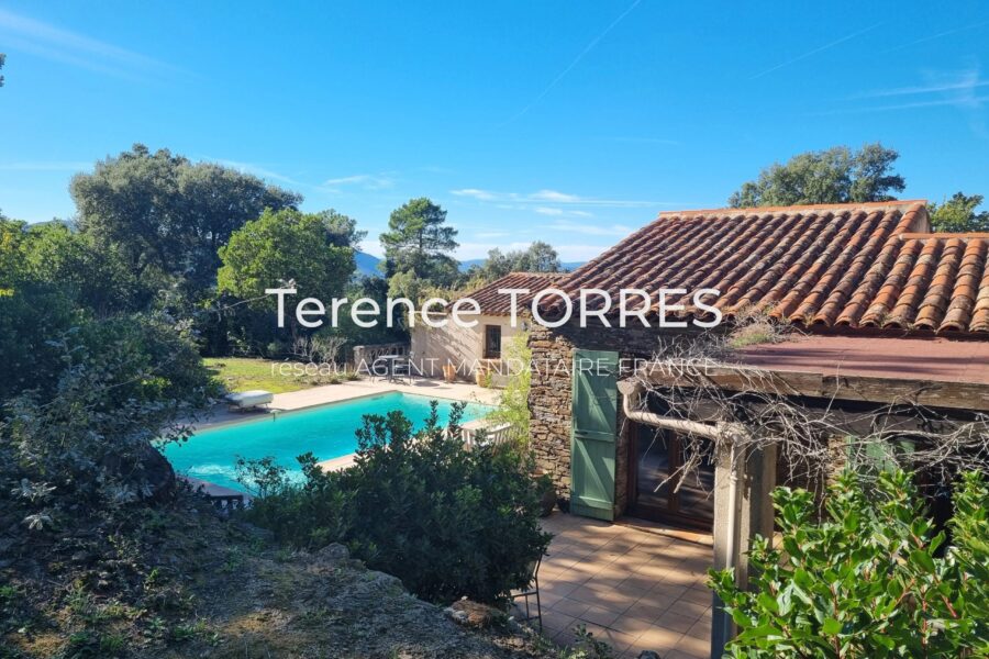 Maison à vendre à La Garde-Freinet — Vue montagne — photo 17