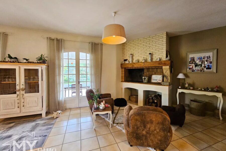 Maison à vendre à Pineuilh — Vue montagne — photo 6