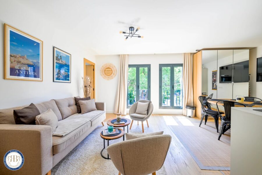 Appartement à vendre à Antibes — Vue sur la ville — photo 5