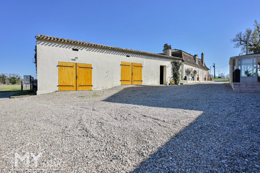 Maison à vendre à Saint-Méard-de-Gurçon — Vue montagne — photo 18