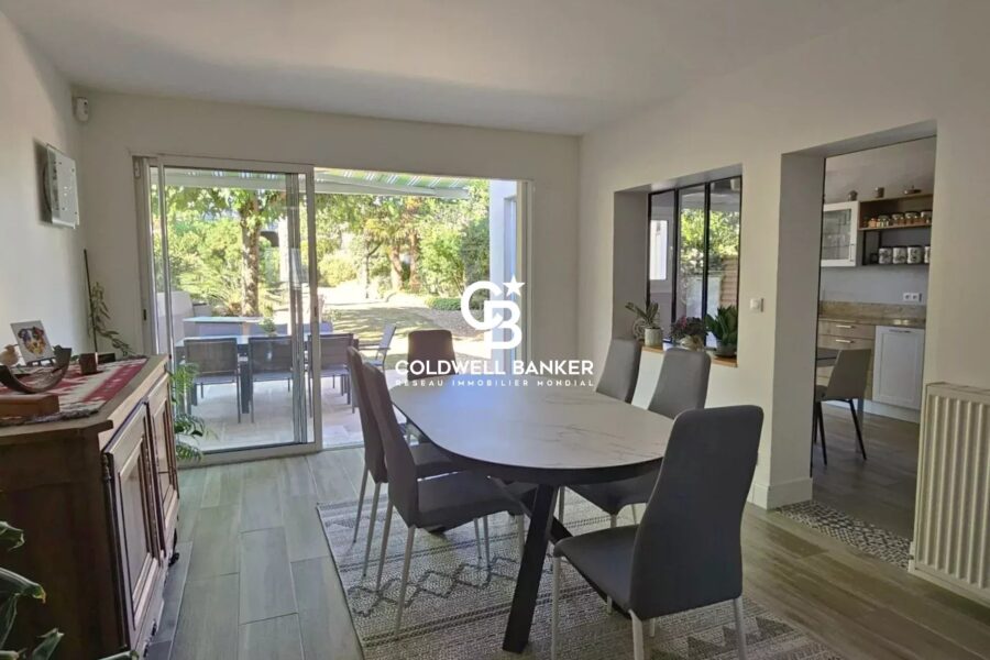 Maison à vendre à Saintes — Vue parc & jardin — photo 1