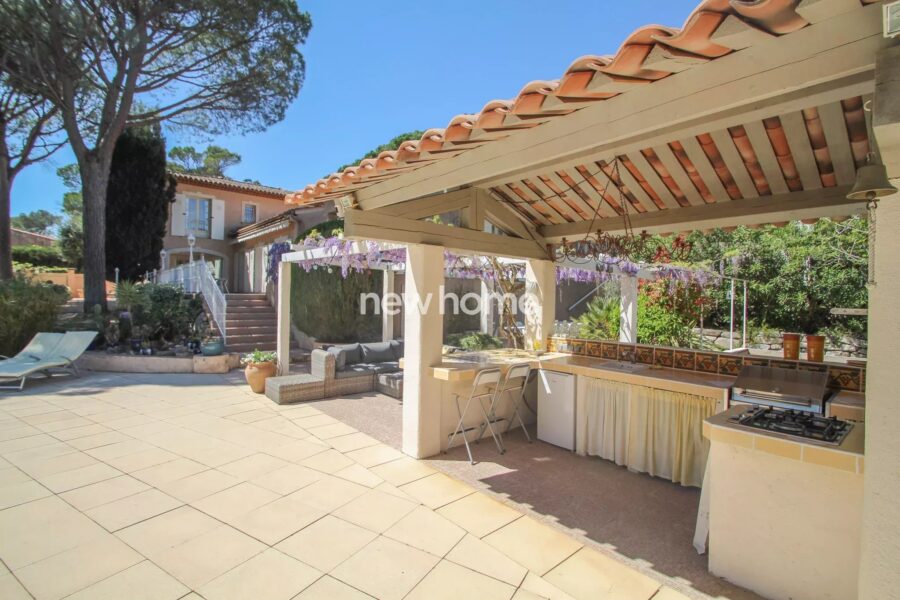 Maison à vendre à Saint-Raphaël — Vue golf — photo 9