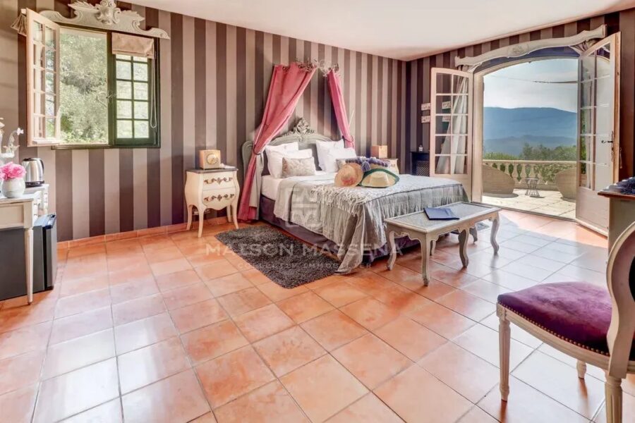 Maison à vendre à La Roquette-sur-Var — Vue montagne — photo 8