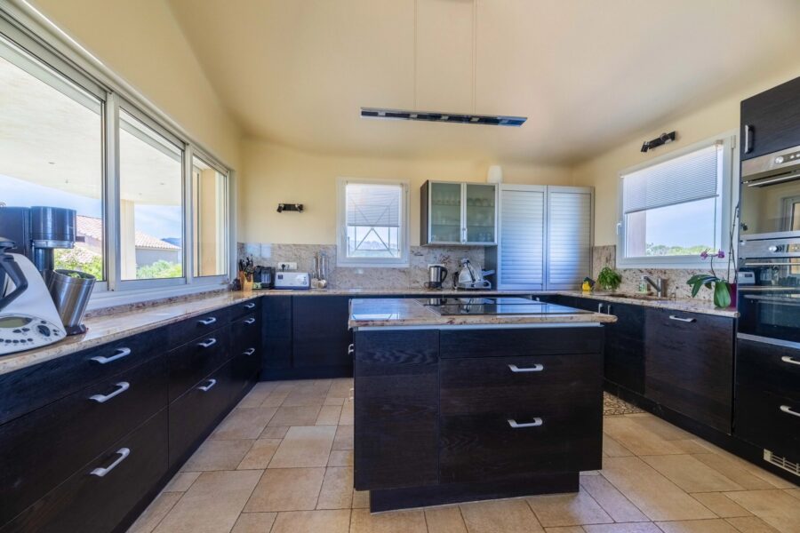 Maison à vendre à Sainte-Lucie-de-Porto-Vecchio — Vue mer — photo 12
