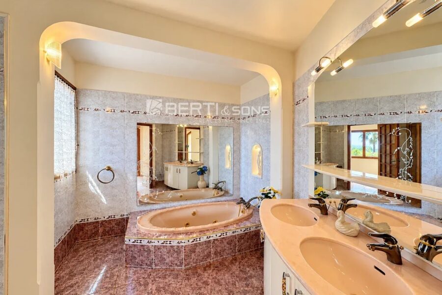 Maison à vendre à Mandelieu-la-Napoule — Vue mer — photo 10