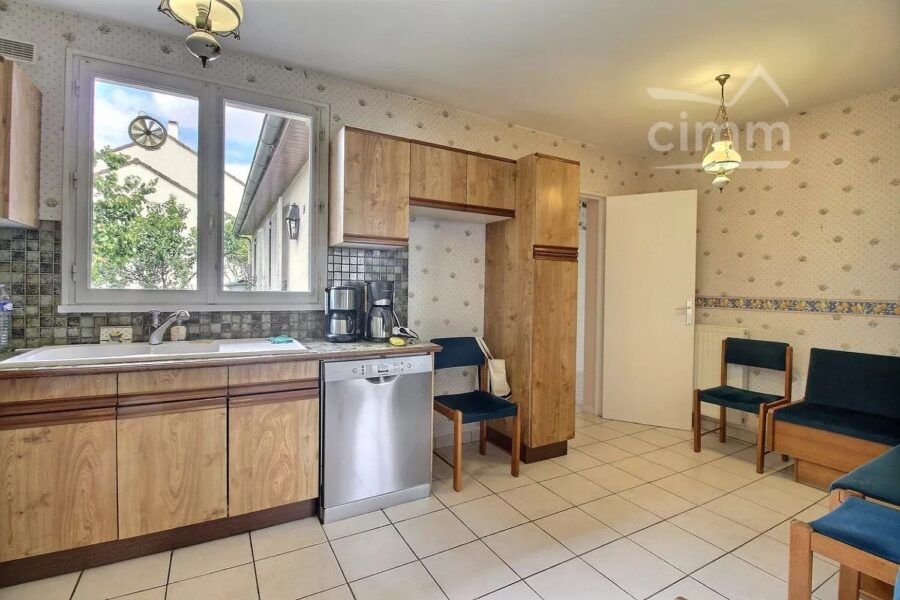 Maison à vendre à Joué-lès-Tours — Vue parc & jardin — photo 8
