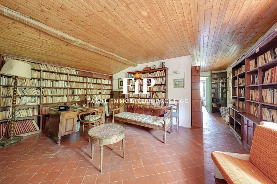 Maison à vendre à Saint-maximin-la-sainte-baume — Vue nature — photo 11