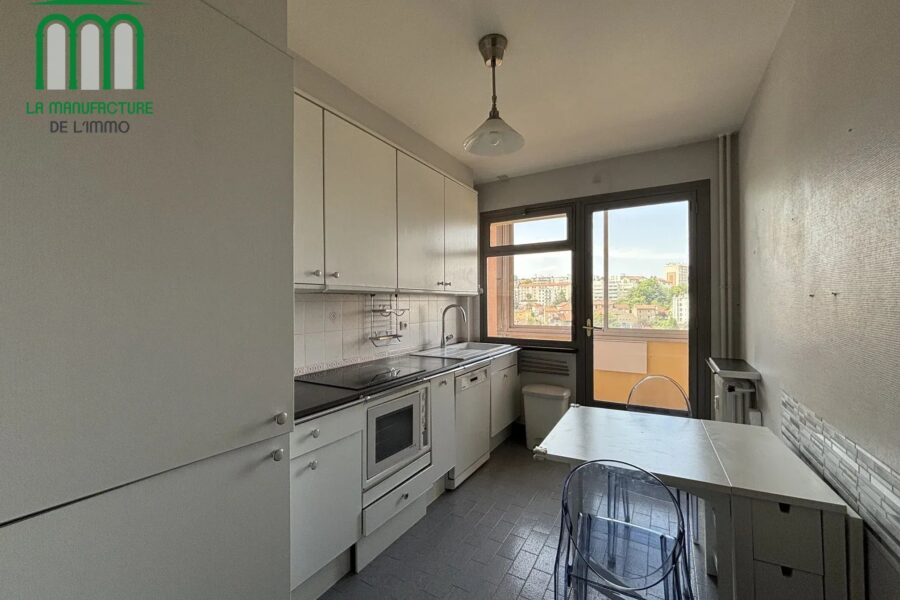 Appartement à vendre à Saint-Étienne — Vue sur la ville — photo 2