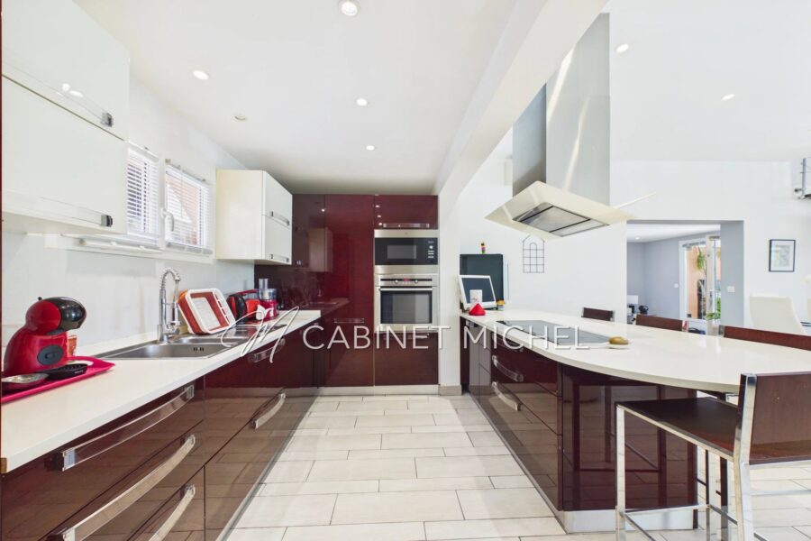 Maison à vendre à Roquefort-les-Pins — Vue dégagée — photo 11