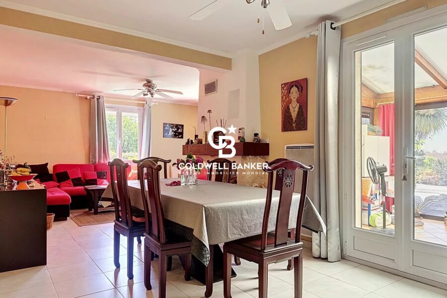 Maison à vendre à Saint-Georges-des-Coteaux — Vue parc & jardin — photo 6