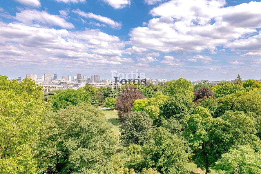 Appartement à vendre à Paris 14e arrondissement — Vue sur la ville — photo 1