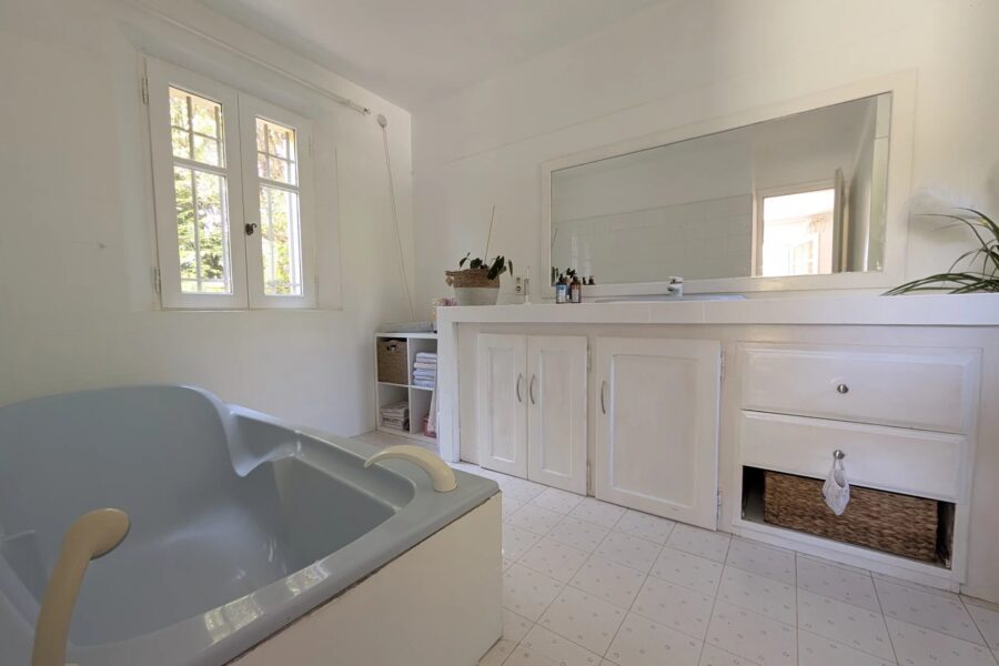 Maison à vendre à Roquefort-les-Pins — Vue nature — photo 17