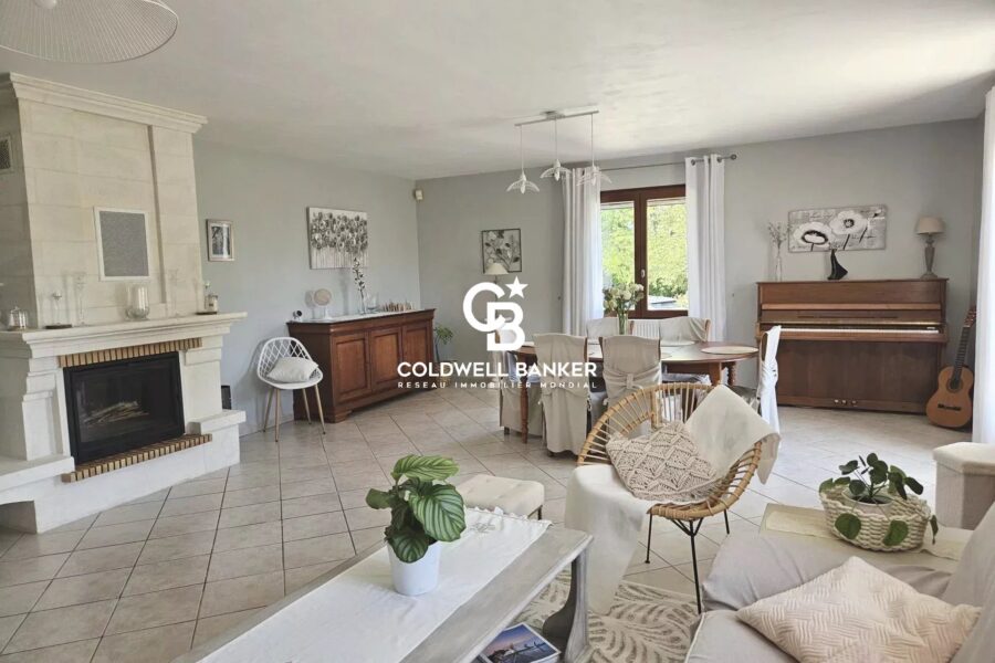 Maison à vendre à Burie — Vue parc & jardin — photo 9