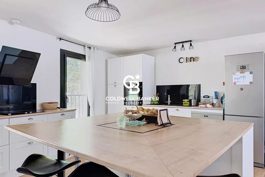 Appartement à vendre à Saintes — Vue sur la ville — photo 4